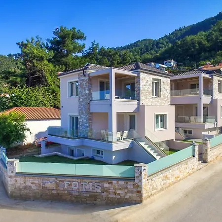 Foti's * Skala Potamia